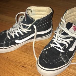 black vans sk8-hi high tops